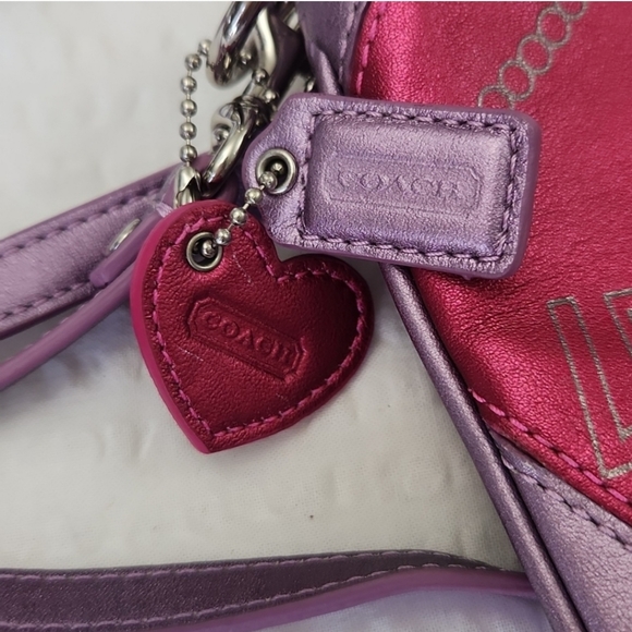 RARE COACH CROSSBODY BAG & MATCHING WRISTLET - Picture 8 of 8